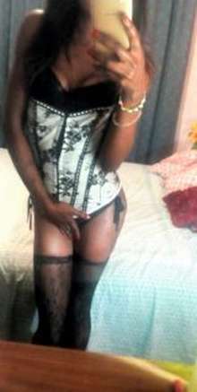 Gatita goloza caliente adicta al pico