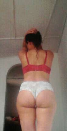 SHANTAL VOLUPTUOSA Y  ARDIENTE CULONA