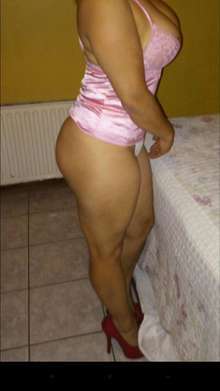 MARYLIMM FULL INTENSA ESPERANDOTE EN 2 PATAS