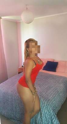 Extranjera recién llegada con cuerpo muy ardiente y arrechi