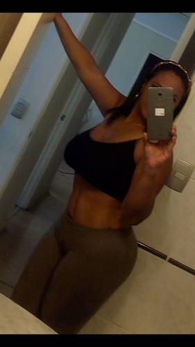 Hola colombiana para un delicioso masaje para inicuo de sema