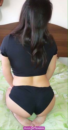 Soy una jovencita bajita toda una verdadera bomba explosiva