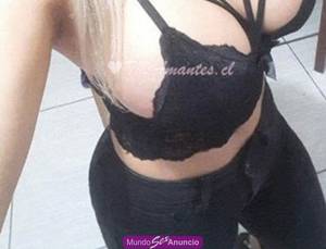 RUBIA ENCANTADORA LABIOS CARNOSOS