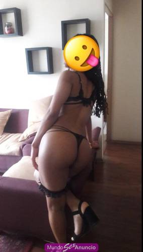 CHICA COMPLACIENTE SOLO LLAMA