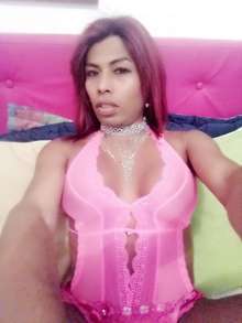 CHICA TRANS CON 23 CM DE PLACER