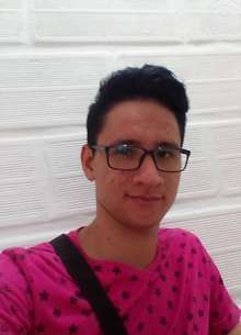 chico joven serio