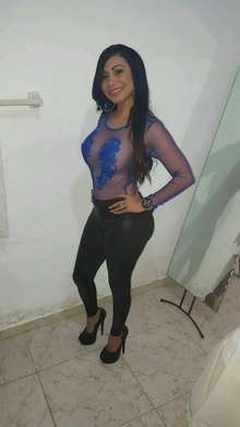 Soy delgada, con un culo respingón, cariñosa y discreta