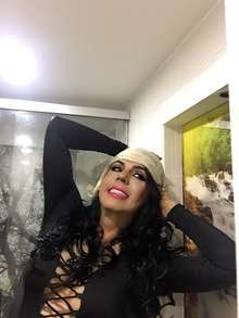 Travesty de  closet femenina cero  dinero