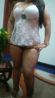Chica scort complaciente