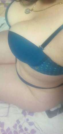 Alexandra rica y apretadita