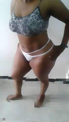 SANDRA HERMOSA VETERANA PIEL DE EBANO