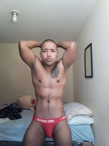 Clavador revienta culo 20 ctm lechero tattuado con apartamen