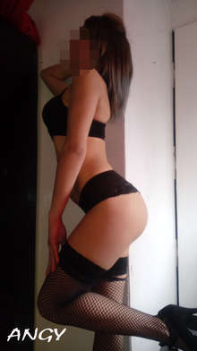 VEN COJEME EN CUATRO ESTOY CON MUCHAS GANAS DE TI