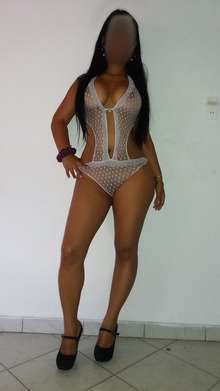 SOY UNA CHICA MUY CALIENTE MORTBOSA JUGUETONA ME ENCANTA LA