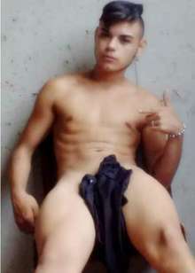 Chico joven versatil lechero