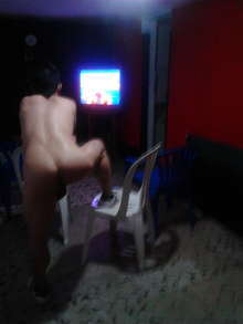 sala de video porno gay y minibar.solo hombres masculinos
