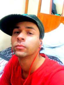ACOMPAÑANTE JOVEN 23AÑOS COMPLACIENTE RESPETUOSO MUY SERIO