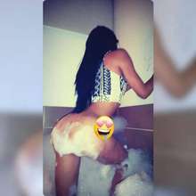 SABRINA UNA CHICA RICA DELICIOS MUY SENSUAL EN LA CAMA SUBA