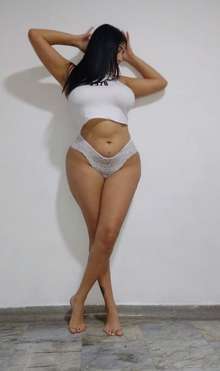 soy ASHLEY una modelo con cuerpo exagerado