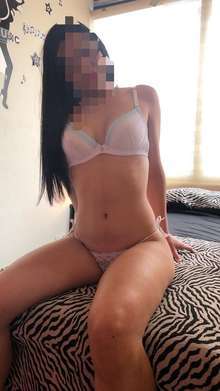 TENGO LAS TANGAS EN LA MANO Y QUIERO QUE ME LA CHUPEN RICO