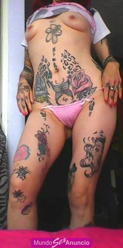 Sexy dama tatuada.  Pelirroja 34 años paisa y muy ardiente