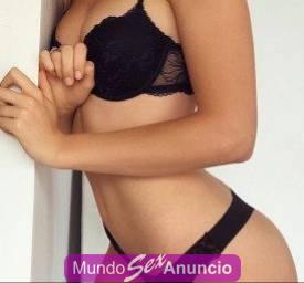 RICA Y HERMOSA CHICA.TRATO DE NOVIOS, BESOS, CARICIAS.ETC..