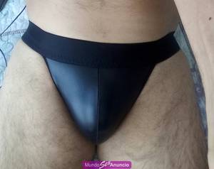 Chico bisex en Bogotá busca chicas, chicos o trans para bue