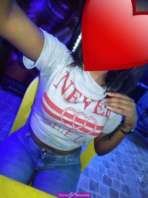 Joven universitaria recién llegada a la ciudad te espera