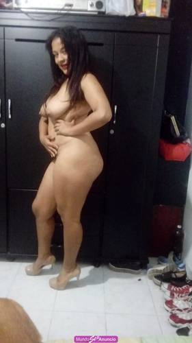 Sofía perra cachonda gordita morena cuerpo natural