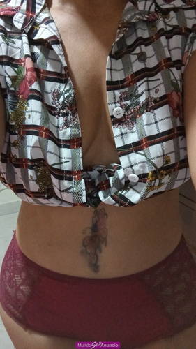 Seductora chica con atributos encantadores