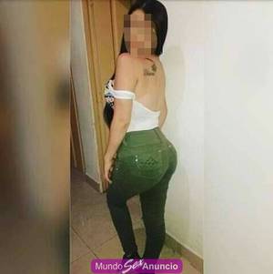 UNA RIKA NIÑA CON VAGINA APRETADITA CON SITIO