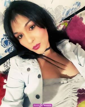 Cariñosa tierna femenina operada senos y cola 24 años