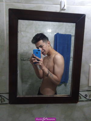 Pollito disponible 24 horas para lo que necesites 😈