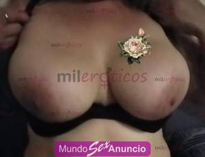 CHICA VOLUPTUOSA RUBIA Y MAMONA