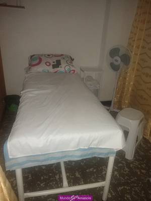 Terapeuta masculino servicio cómodo y de confort en cali