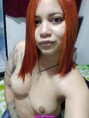 Chica joven y caliente quiere saciar su sed de placer
