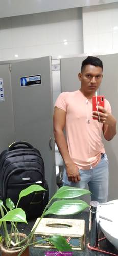 Complaciente activo arrecho y morboso con sitio