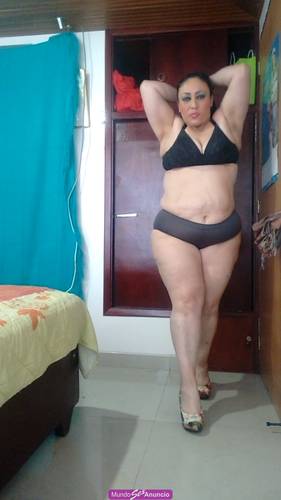 Tatiana gordibuena madura te chupa la verga al natural