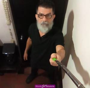 hombre varonil de 58 años pasivo aparta estudio privado med