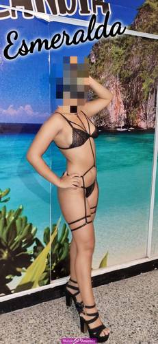 ESMERALDA FLACA CACHONDA.. CREZPA DELICIOSA Y COMPLACIENTE