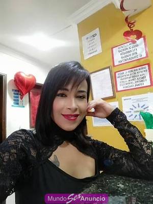 Paisita morena delgada apretadita y mojadita