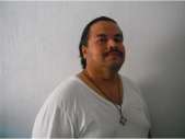 Hombre maduro discreto complasiente 6671545096