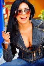 QUIERES HACERME COSITAS RICAS ?