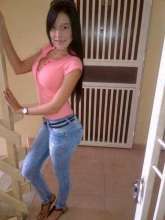 aline disfruta de un rico masaje tantrico