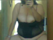 TETONA COMPLACIENTE Y MAMADORA
