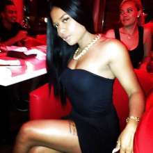 Guapísima morena con cuerpo para pecar sin parar
