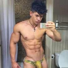 SABROSO CHICO GUAPO DOY VERGA O NALGOTAS COGEME¡¡¡