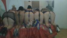 CHICAS JUGETONAS Y COPMPLACIENTES