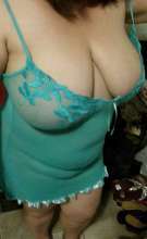 TE GUSTAN LAS MADURAS TETONAS?