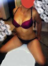 Soy una linda morena en busca de un caballero serio, consent